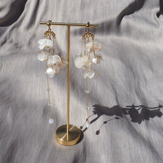 Wedding:Bloom:Chandelier