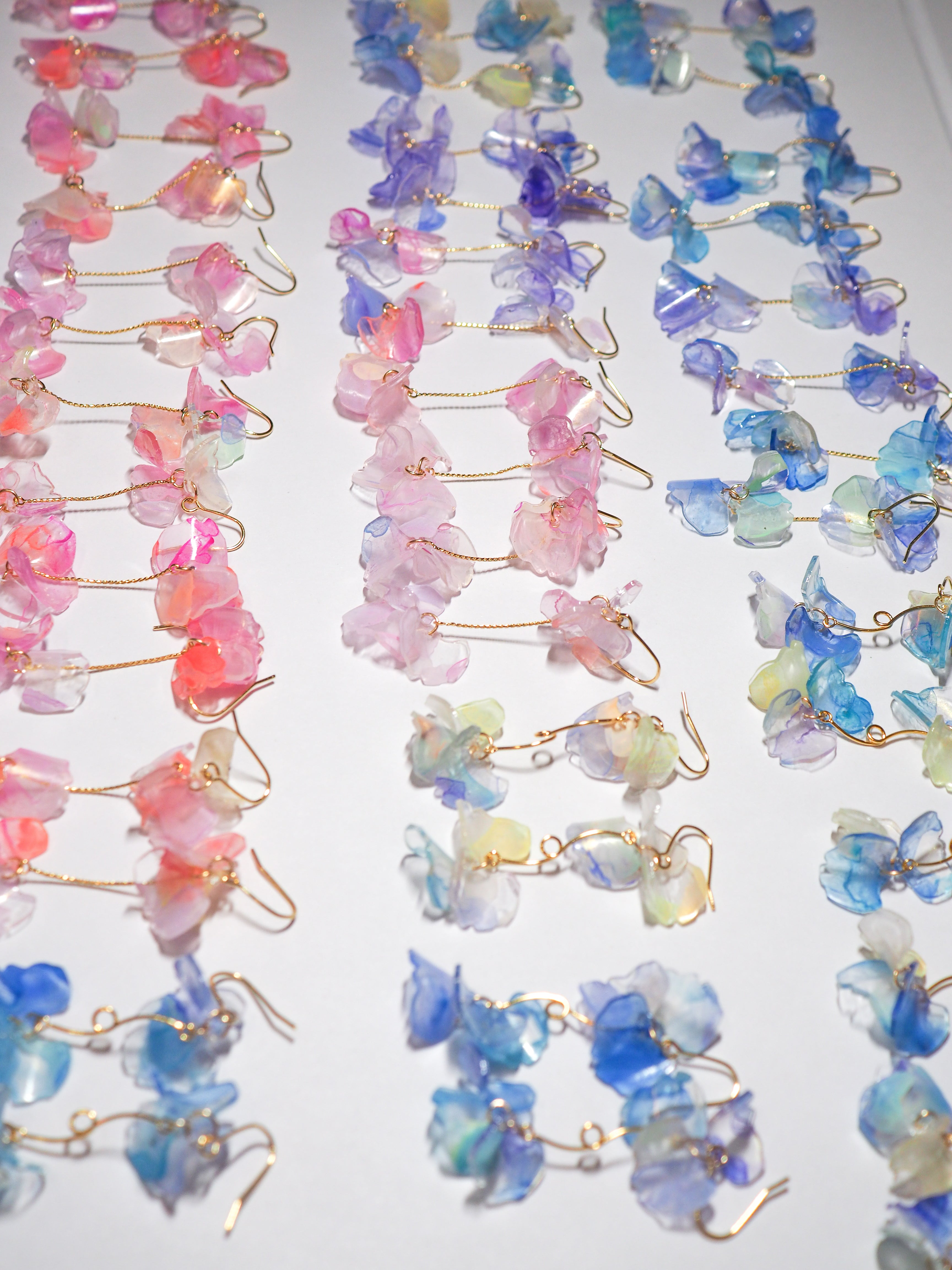 ※【SweetPea/両耳で揃う】Cデザイン2.3㎝フープ 21石 全長4.3㎝ Sweet Pea：Double – Beloved color m ONLINE SHOP